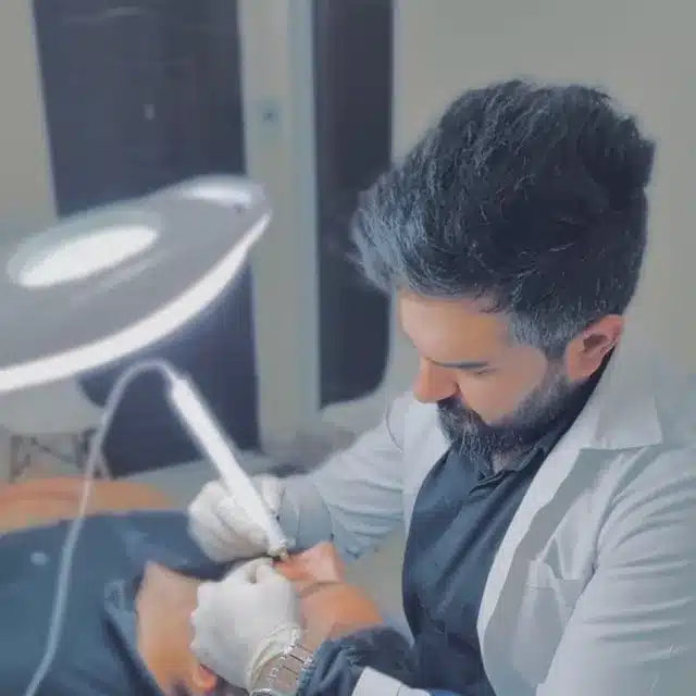 اپراتور لیزر آقا