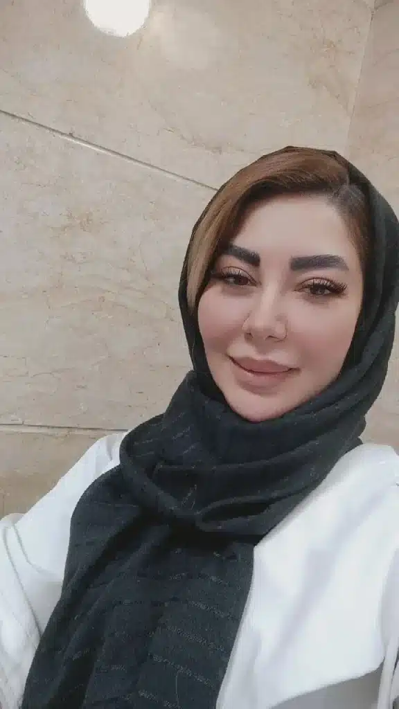 اپراتور لیزر خانم